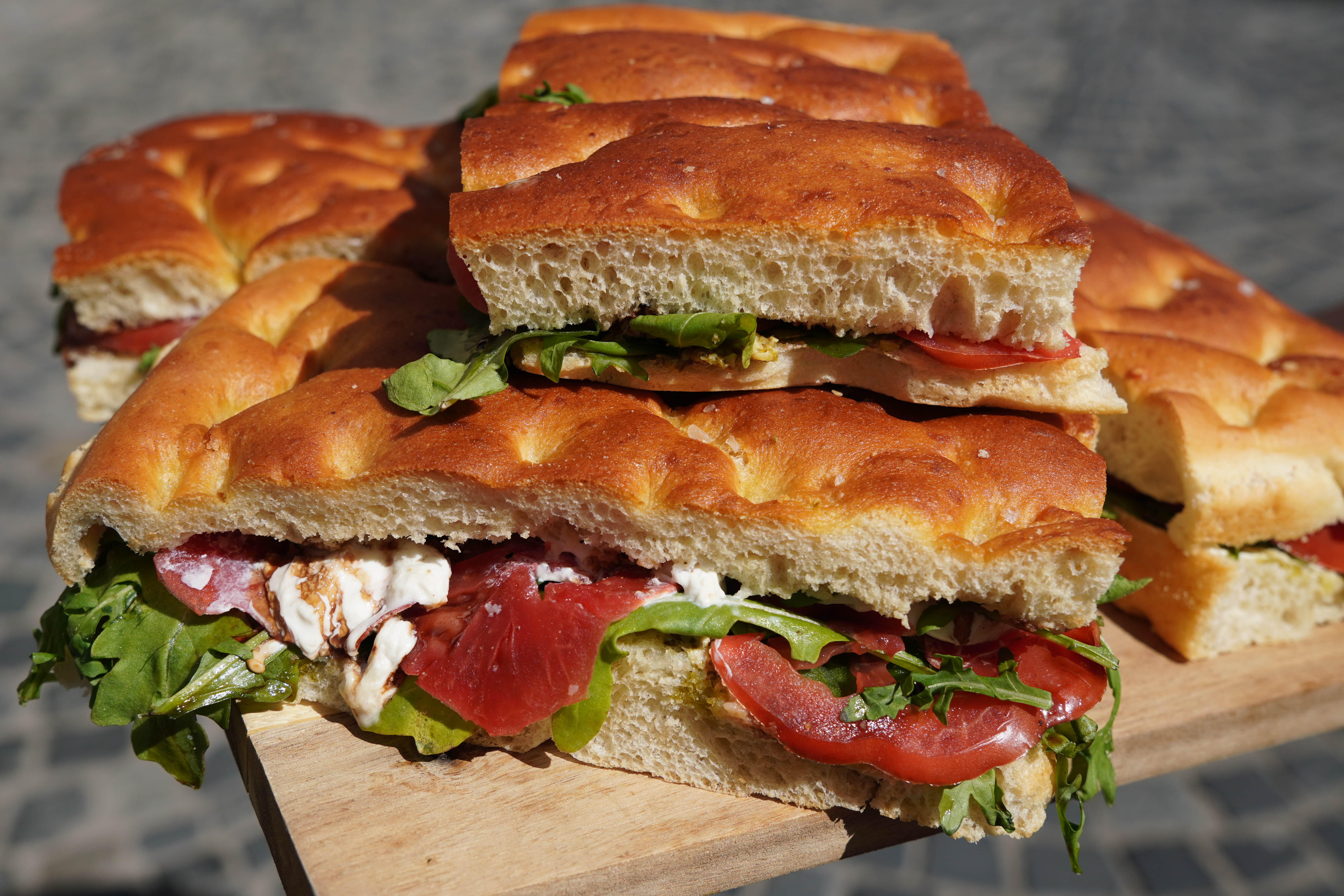 Frisch belegte Focaccia